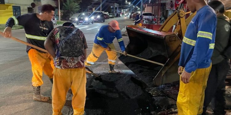 Operação Tapa-buracos: Prefeitura reforça frentes de trabalho e atua dia e noite nas principais avenidas de Itacoatiara