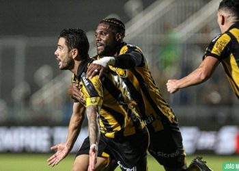 Matemática mantém viva a esperança do Amazonas FC na Série B