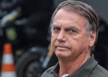 Governo do DF pede que Bolsonaro passe por avaliação médica antes de possível prisão