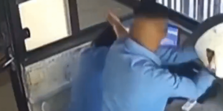 Mulher é agredida com capacete por colega de trabalho em portaria de condomínio em Salvador