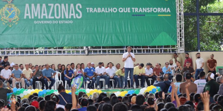 Itacoatiara recebe novos investimentos com assinatura de convênios para construção de quadras poliesportivas