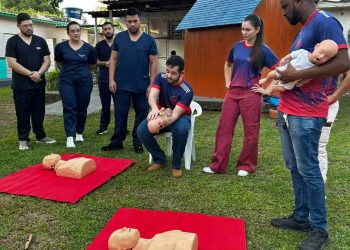 Prefeitura de Itacoatiara realiza ação sobre prevenção de engasgos e primeiros socorros no Centro Municipal de Referência ao Autismo em parceria com a Faculdade Afya