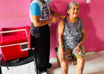 Prefeitura de Itacoatiara reforça imunização no Dia D de Vacinação e equipes de Saúde superam chuvas e fazem busca ativa