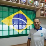 Policial civil completa coleção de bolas de todas as Copas