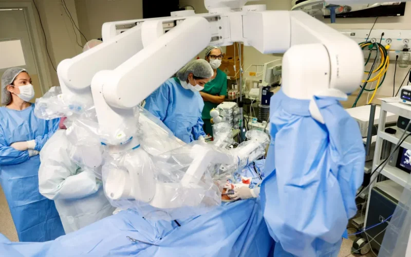 Brasil, Chile e Panamá fazem cirurgia robótica simultânea inédita