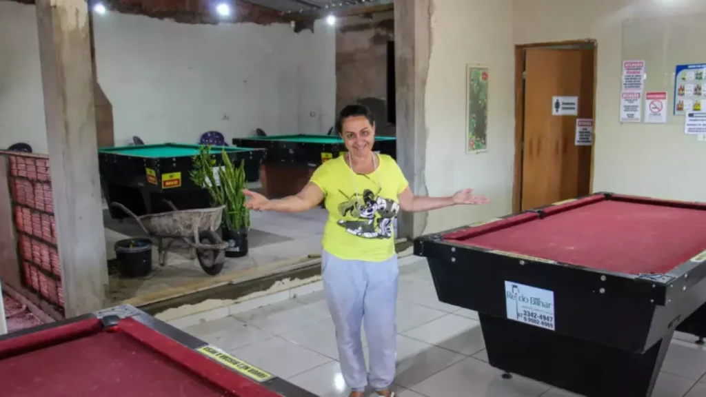 Cozinheira vende carro para montar bar e trabalha até as 2h