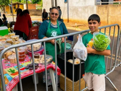 Recicláveis viram moeda para comprar alimentos