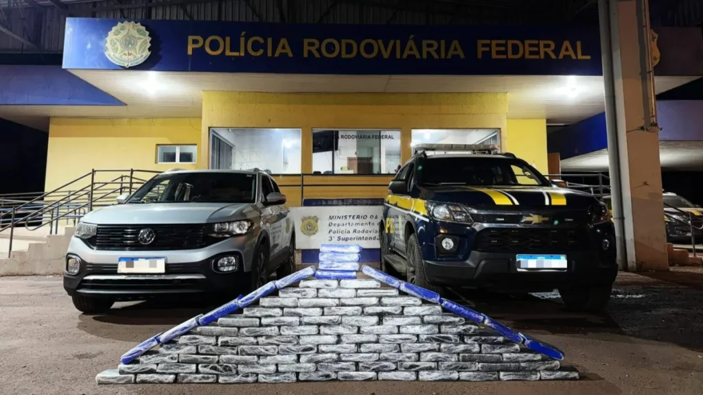Militar usa consulta do neto para transportar 96 kg de cocaína