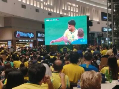 Brasil x Escócia altera horários de escolas e comércio; confira