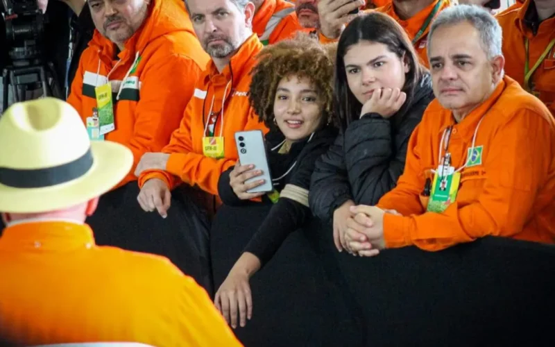 Jovens vereadoras de 15 anos viram destaque em evento com Lula