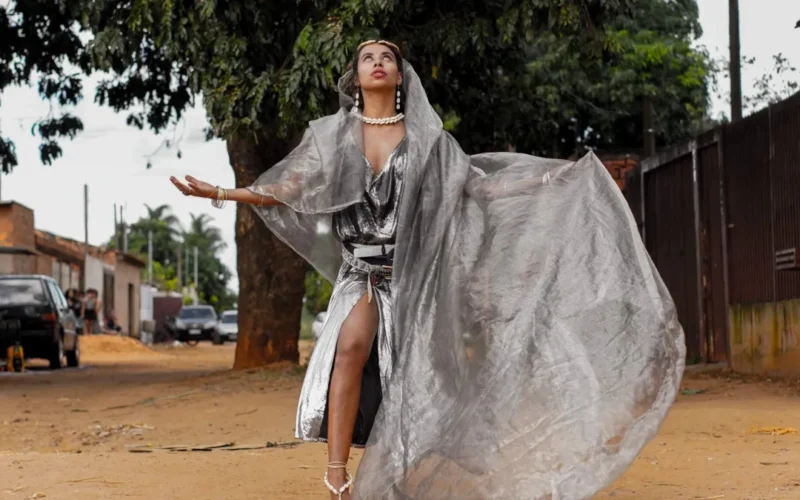 Mel Dias lança clipe "Deusa da Favela" gravado no Dom Antônio