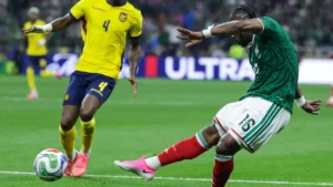 México vence Equador e garante vaga nas oitavas da Copa