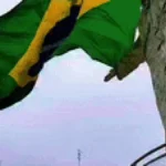 Cristo Rei do Pantanal veste verde e amarelo para torcer pelo Brasil na Copa