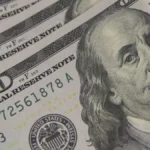 Dólar a R$ 5,13 com guerra comercial e petróleo