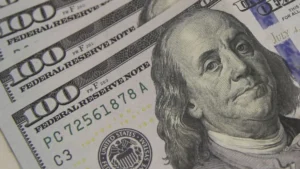 Dólar a R$ 5,13 com guerra comercial e petróleo