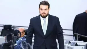 Justiça suspende ação contra Claudinho Serra por suspeita de incompetência