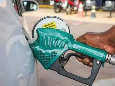 Governo prorroga por 30 dias subsídio de R$ 0,44 na gasolina