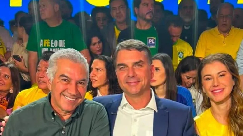 PL oficializa Flávio Bolsonaro à Presidência em convenção