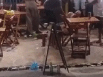 Briga em conveniência termina com homem de muletas no chão