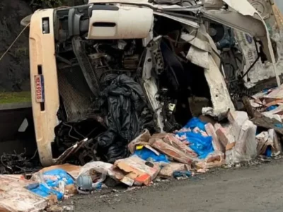 Campo-grandense morre em grave acidente com carreta na BR-277