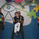 Capoeira inclusiva transforma vida de criança prematura e inspira outras famílias