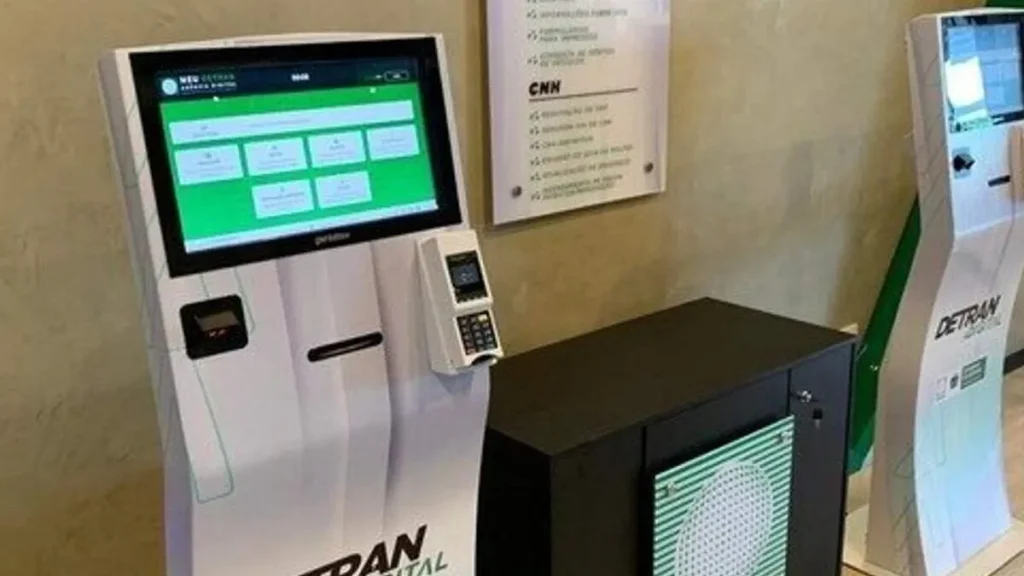 Detran-MS lança totem com IA e Libras em Campo Grande