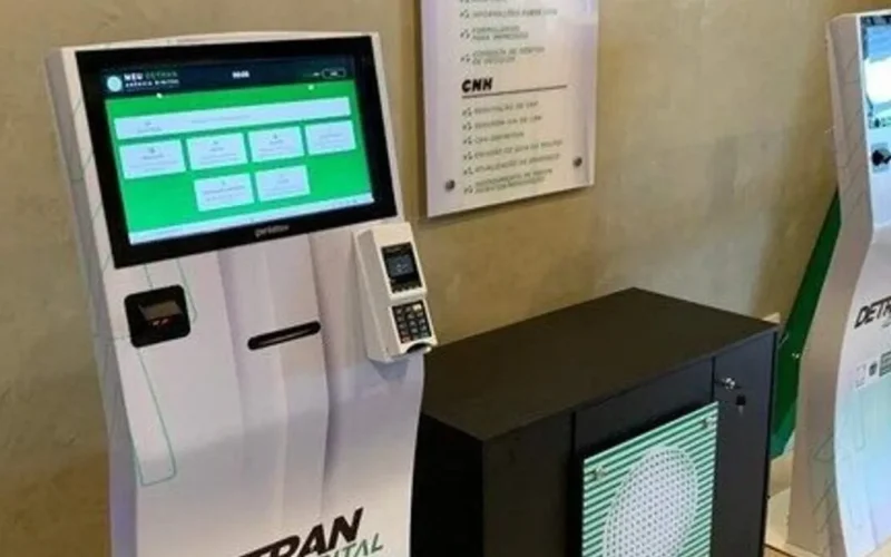 Detran-MS lança totem com IA e Libras em Campo Grande