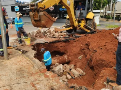 Obra interdita trecho da Rua Joaquim Murtinho