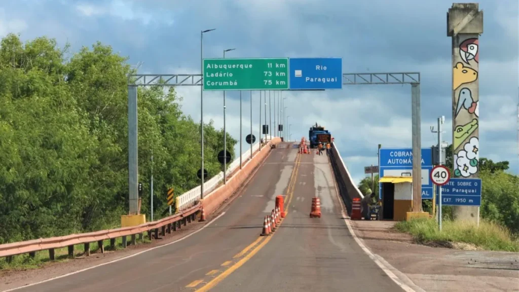 Dia dos Pais adia bloqueios na ponte sobre o Rio Paraguai