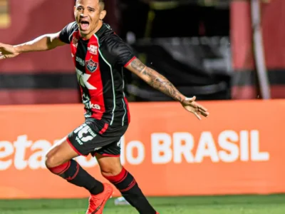 Vitória goleia Athletico-PR e avança às quartas da Copa do Brasil