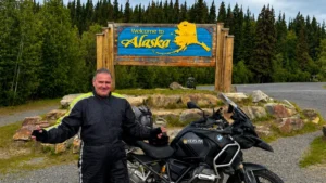 Celinho no Canadá: moto quebrada, mas ele recusa troca