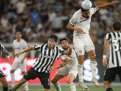 Fluminense empata com Botafogo; Coritiba vence e afunda a Chape