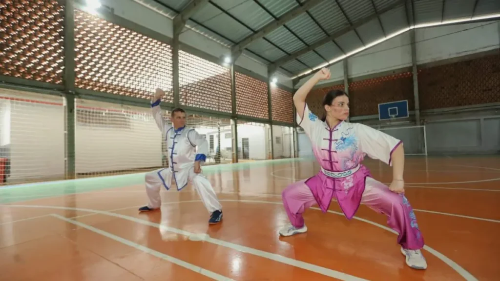 Kung-fu de pai para filha: tradição familiar que gera campeãs