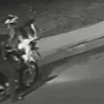 Dupla armada rouba moto e capacete de entregador em Campo Grande