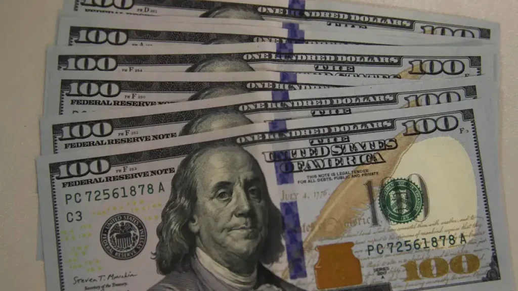 Dólar sobe a R$ 5,19 e atinge R$ 11,93 bi em saídas na bolsa