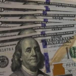 Dólar sobe a R$ 5,19 e atinge R$ 11,93 bi em saídas na bolsa